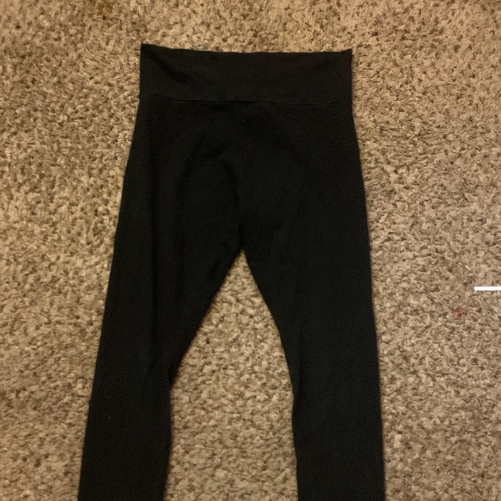 Forever 21 Classic Black Leggings. Size M